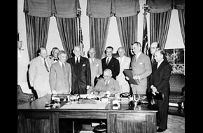 Truman_signing_North_Atlantic_Treaty